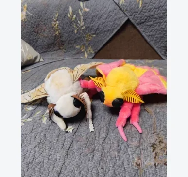 2024 New arrival Silk Moth Fidelity Silkworm Fly Plush Toys Lifelike Insect Animals Soft Stuffed Toy Cute Doll  Gifts Kid