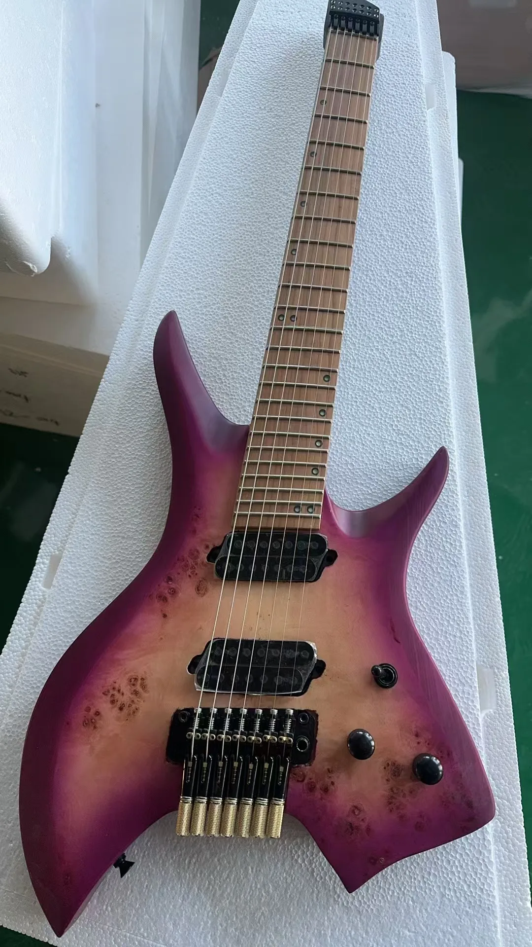 

2024 new 7-series headless electric guitar purple luxury side product with night light available in stock