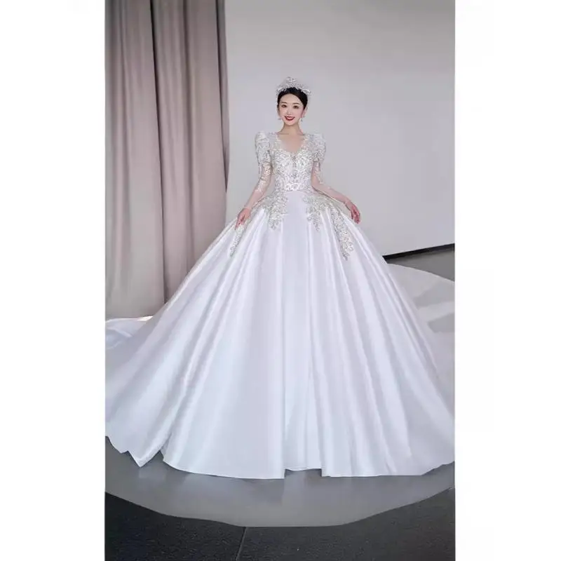 Robe de Mariée Principale en Satin à Manches sulfet Col en V, Tenue Légère avec Ciel Étoilé et Diamant, Broderie de Luxe Personnalisée