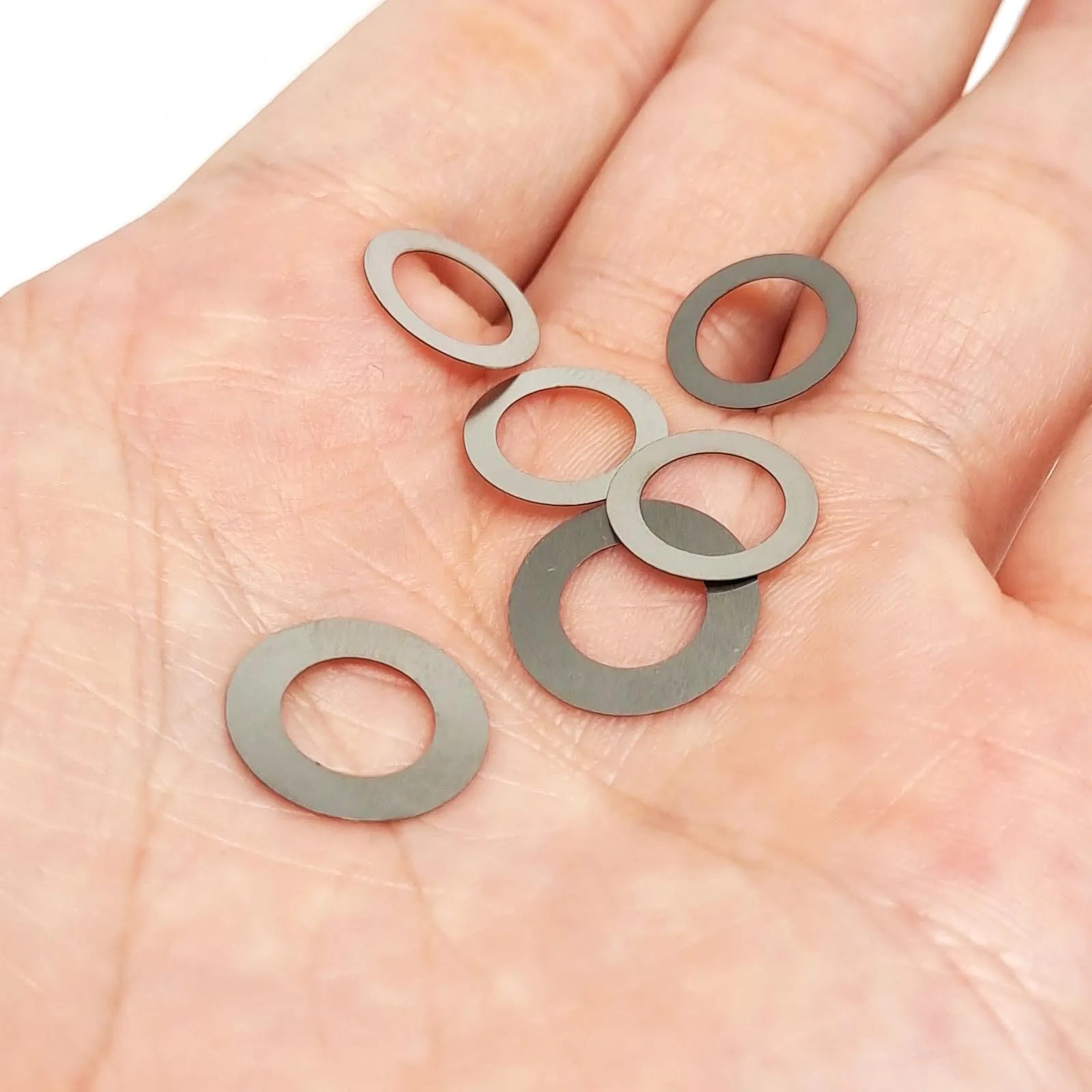 1 Satz M3 bis M20 0,1 mm 0,2 mm 0,3 mm ultradünne flache Unterlegscheibe, verstellbare ultradünne Unterlegscheibe, einfache Dichtungssatz, Box 304 A2-70 Elstahl 1 Satz M3 bis M20 0,1 mm 0,2 mm 0,3 mm ultradünne flache Unterlegscheibe, verstellbare ultradünne Unterlegscheibe, einfache Dichtungssatz, Box 304 A2-70 Elstahl