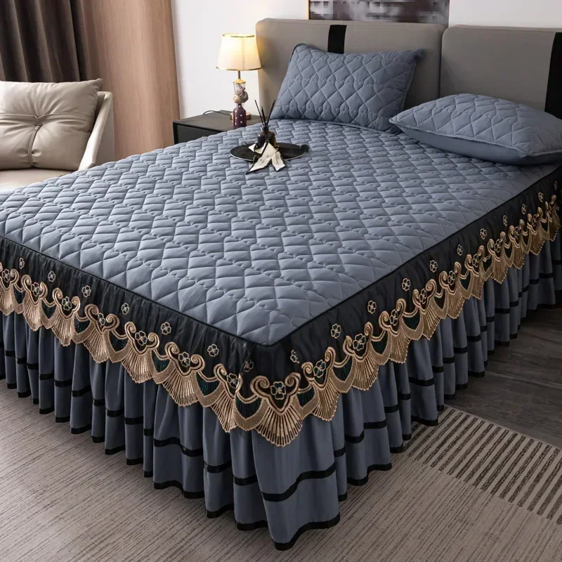 Falda de cama de encaje bordado dorado, colcha gruesa acolchada con patrón en forma de corazón, fundas de sábanas antideslizantes y resistentes al desgaste para el hogar