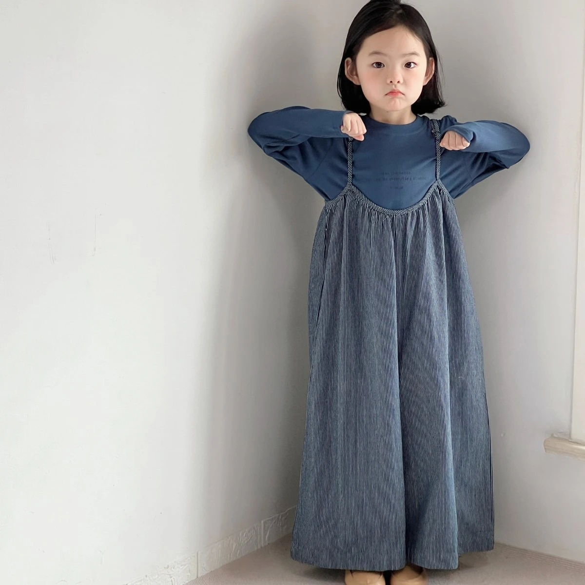 

Girls Suit 2025 Autumn New Childrens Clothing Korean Girl Baby Blue Bottom Vertical Strap Pants Two-piece Set Casual Simple