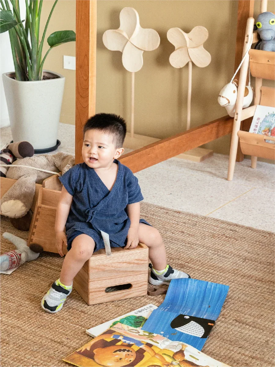 Baina box, children's solid wood portable storage box, square storage box, wooden tool storage box.