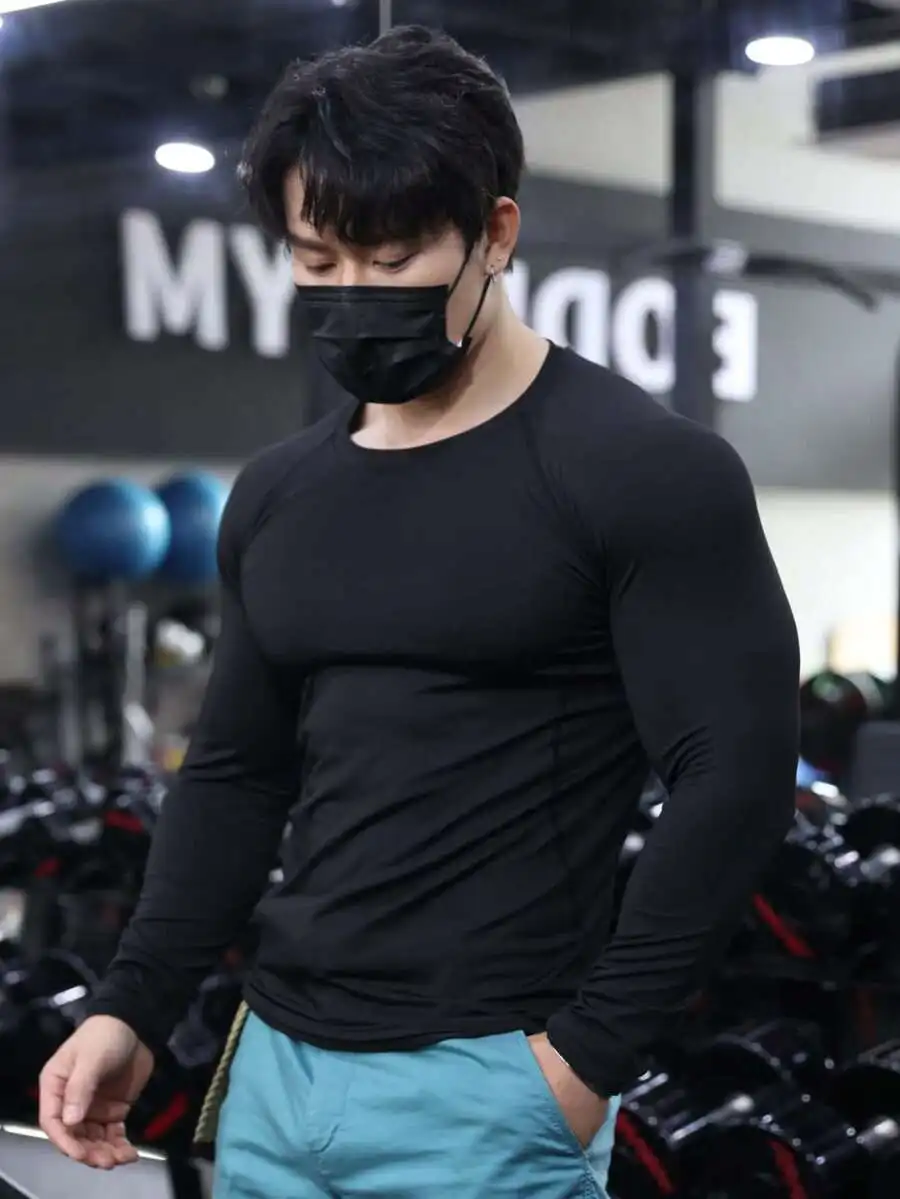 

Mens Quick Dry Solid Crew Neck Long Sleeve Sports Top For Outdoor Activities Black