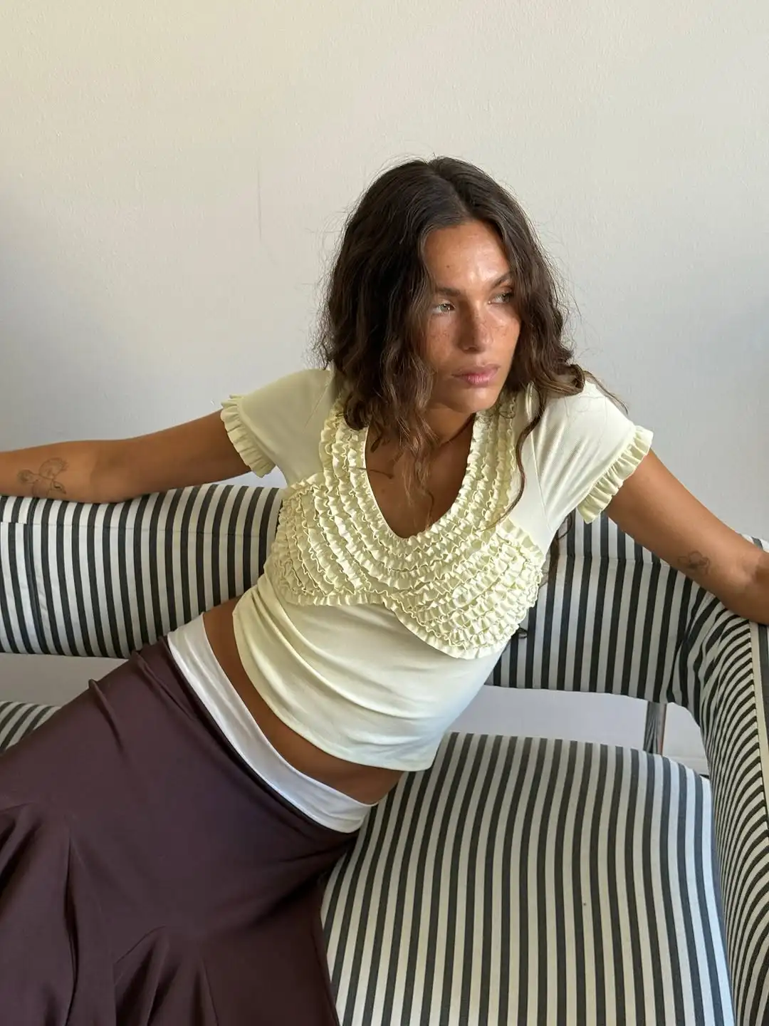 

Light Yellow Tiered Ruffle Neck Top Women Short Sleeve Slim Fit Cropped Tops 2026 Spring Lady Casual Elegant Sweet Style Tee
