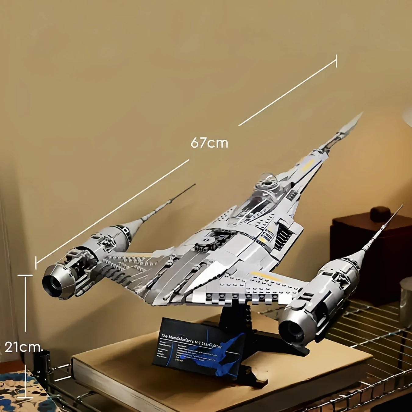 Neues 1809-teiliges Star Interstellar Conflict Raumschiff N-1 Starfighter Raumschiff Baustein-Puzzle-Modell Spielzeug für Dekoration und Geschenke
