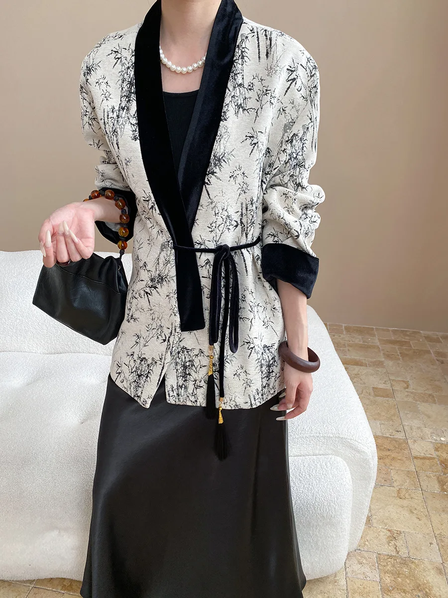 Giacca con lacci in nappa con colletto diagonale e temperamento jacquard con lavaggio a inchiostro in stile cinese