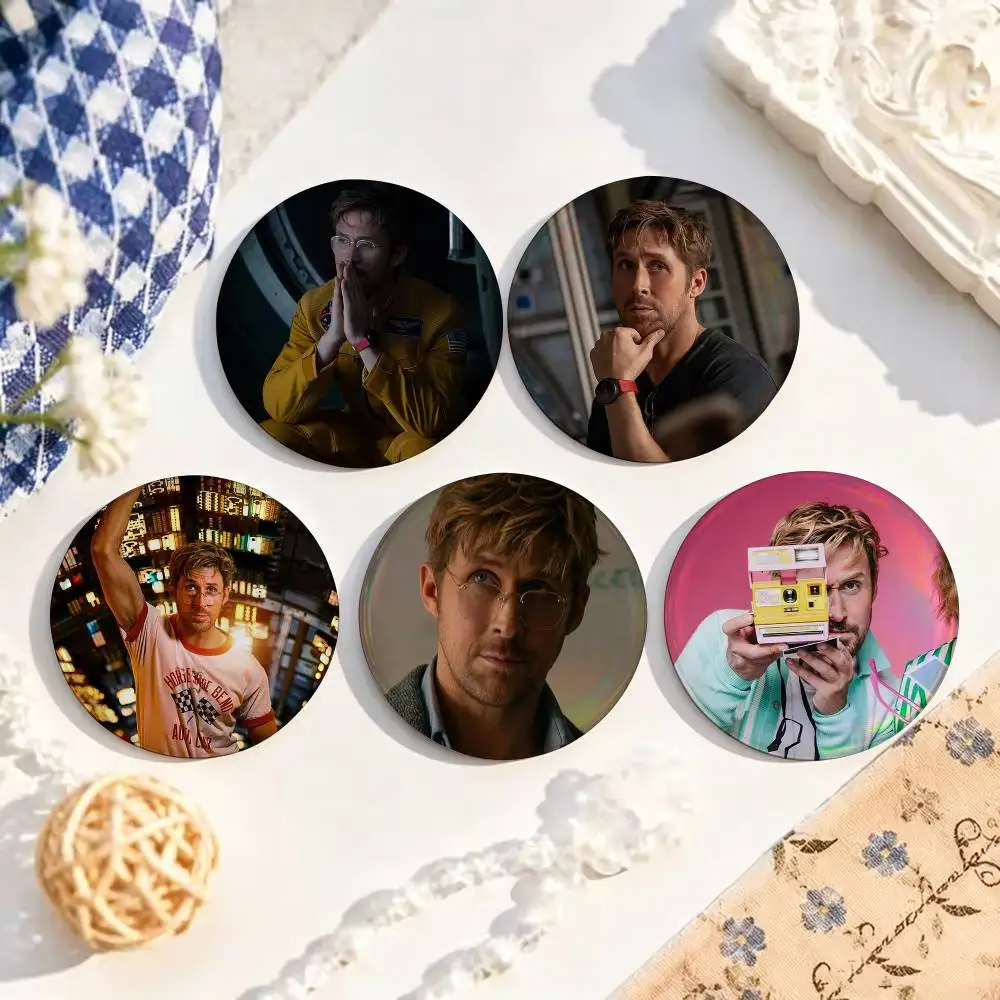 R-Ryan Gosling Project Hail Mary Sci-Fi Novel  25mm 32mm 44mm 58mm Anime Badges Brooches DIY Pins Decorations Birthday Gifts