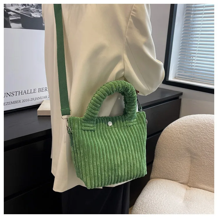 Damen 2026 Herbst-Winter Neuer Stil Koreanische Ins Denim Samt Plüsch Schulter-Umhängetasche Hochwertige Handtasche für Frauen – Detail 14