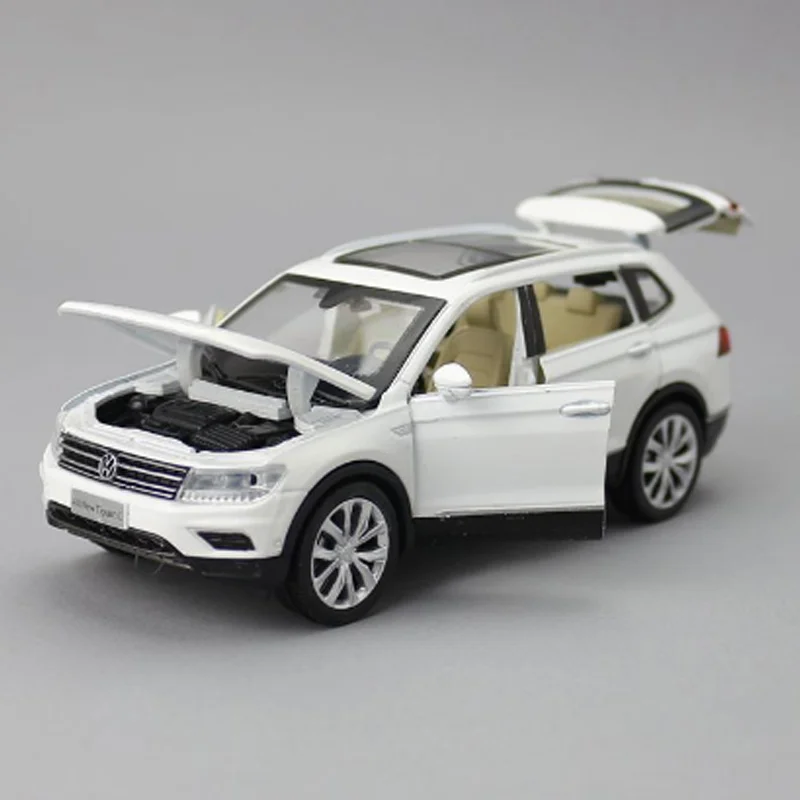 1:32 alloy pull back car toy, high imitation for Tiguan L, door opening music & live & toy car, wholesale