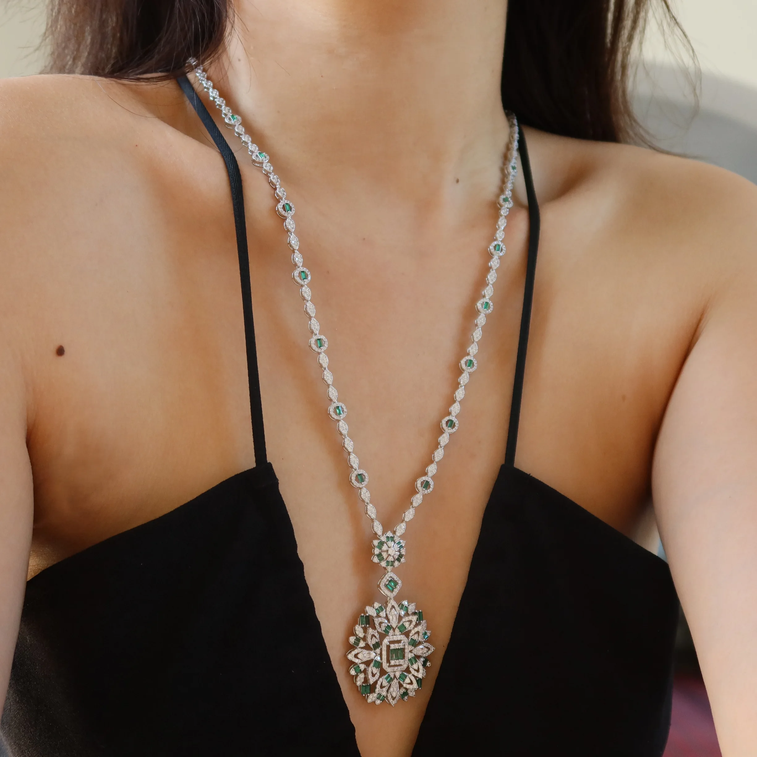 Luxury Miniature Inlaid Cubic Zirconia Leaf Shaped Necklace Earrings Dubai Jewelry Banquet Set S549