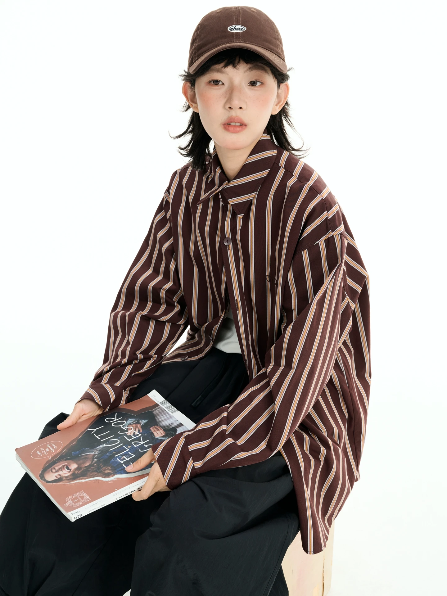 

Женская свободная повседневная рубашка JiJi Universe American Sle из чистого хлопка с широкими вертикальными полосами и вышивкой, весна 2026, нейтральный цвет S...