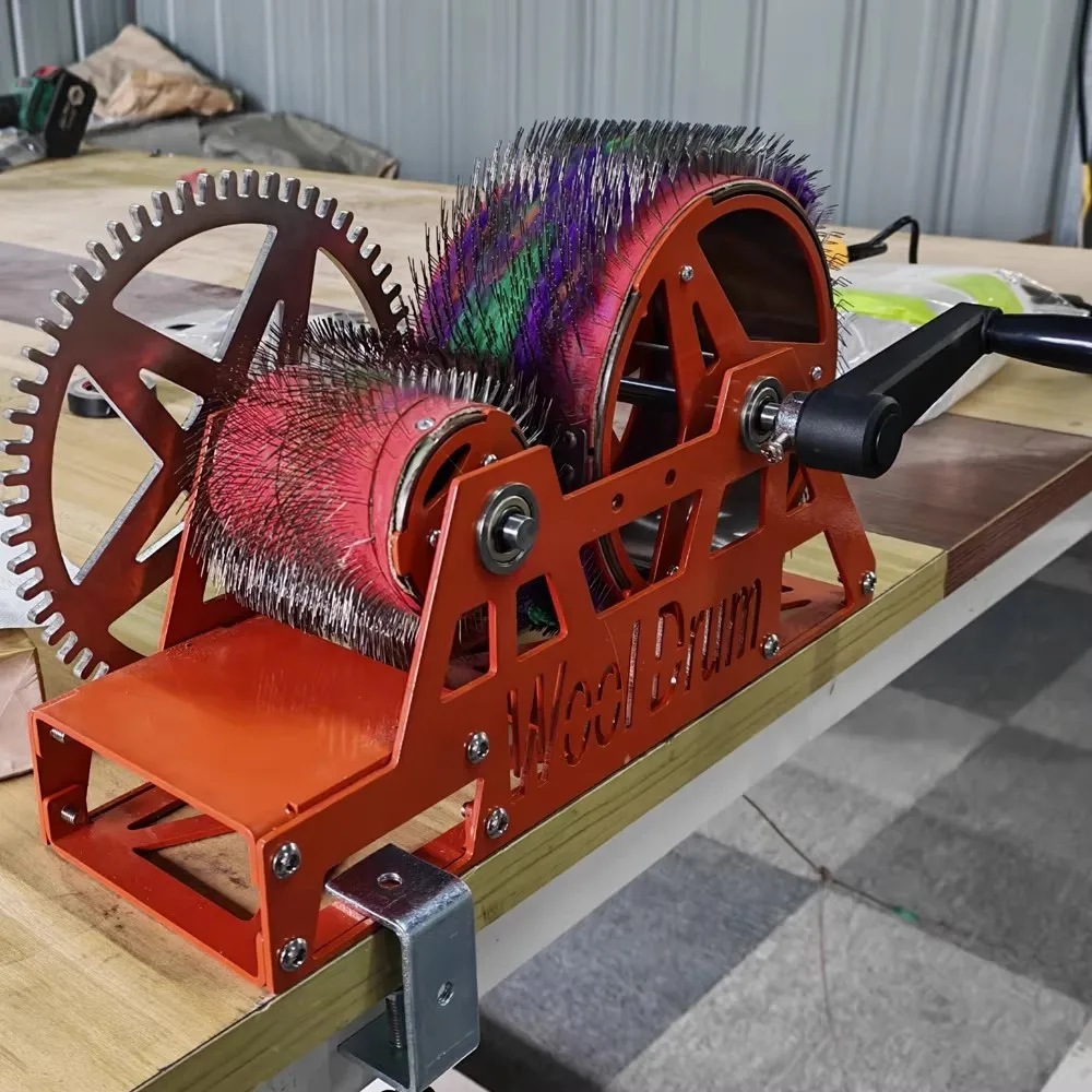 Hand Cranked Drum Wool Carder Machine, Manual Fiber Combing Blending Carding Tool, Portable DIY Raw Wool Processing Equipment