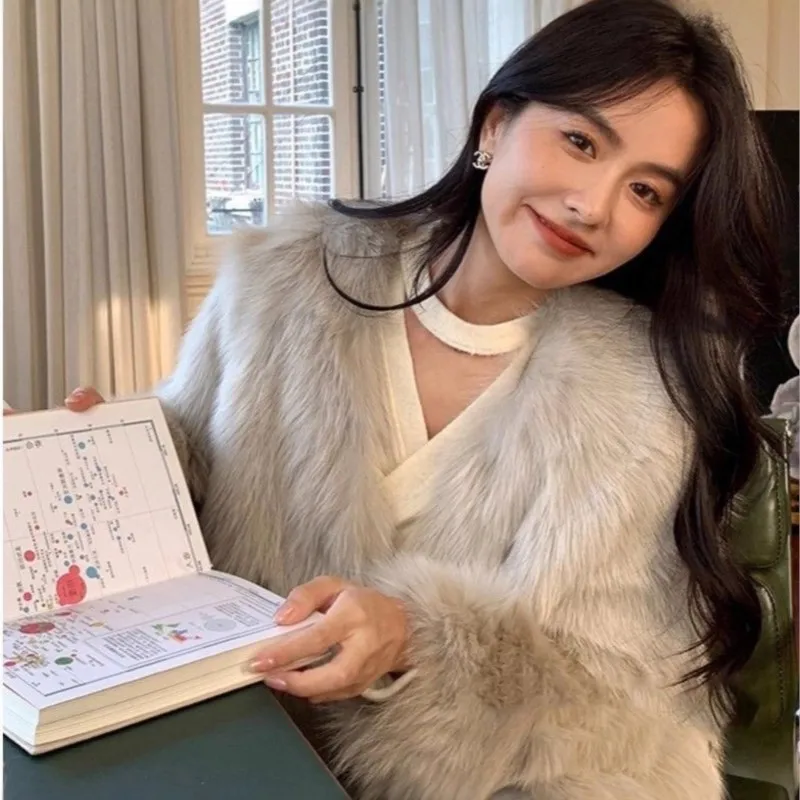 2025 الخريف الشتاء المرأة الشباب فو الثعلب الفراء معطف قصير تنوعا التخسيس غامض معاطف السترة فو الفراء معطف القمم الدفء