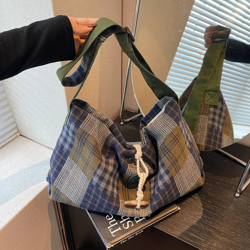 

New Winter Plaid Crossbody Bag Fashion Retro Texture Square Shoulder Bag Lightweight Casual Leisure Large Capacty Coach Bag