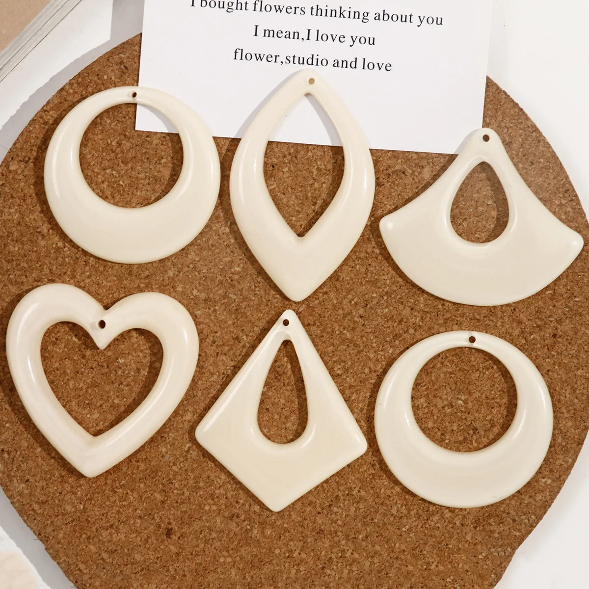

40pcs DIY Jewelry Findings Ivory White Hollow Out Geometry Round Circle Heart Irregular Necklace Pendant Resin Earring Charms