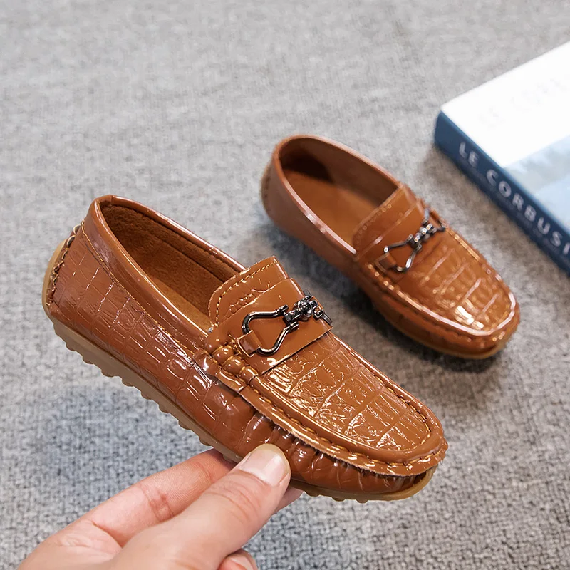 2022 Boys Versatile Glossy Leather Shoes for Party Wedding Shows Kids Fashion Solid Black Flat Non-slip Children Moccasin Shoes