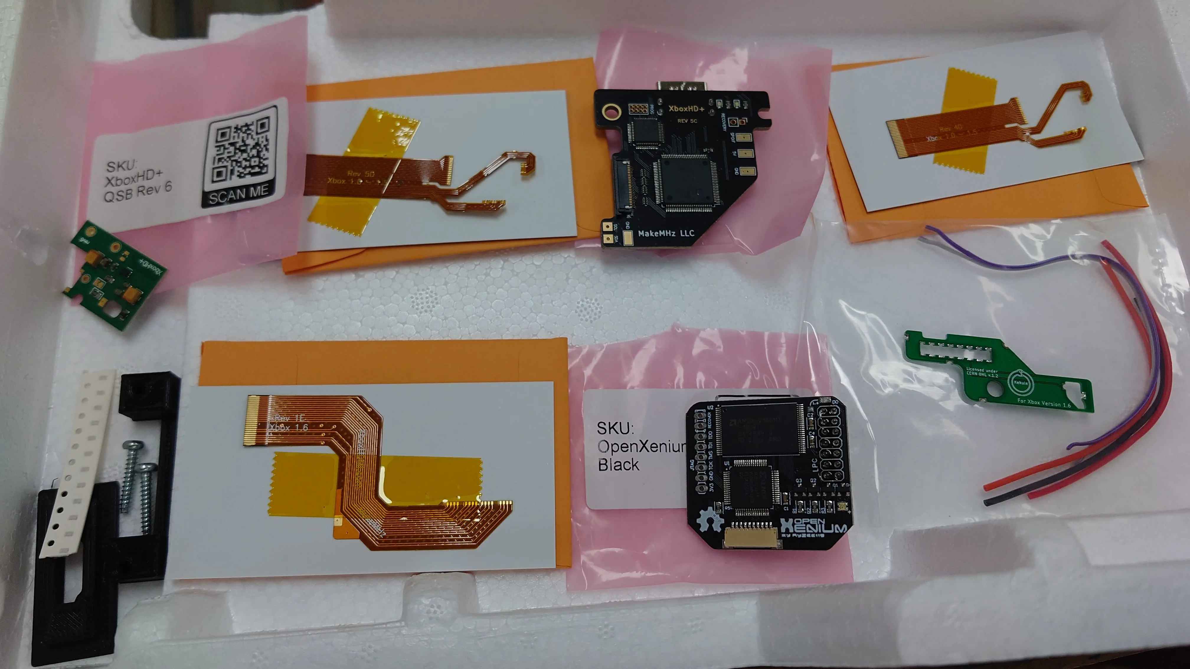 

Changing to HD Modding Kit for XBOX First Generation with Manual in English Support XBMC and OpenXenium