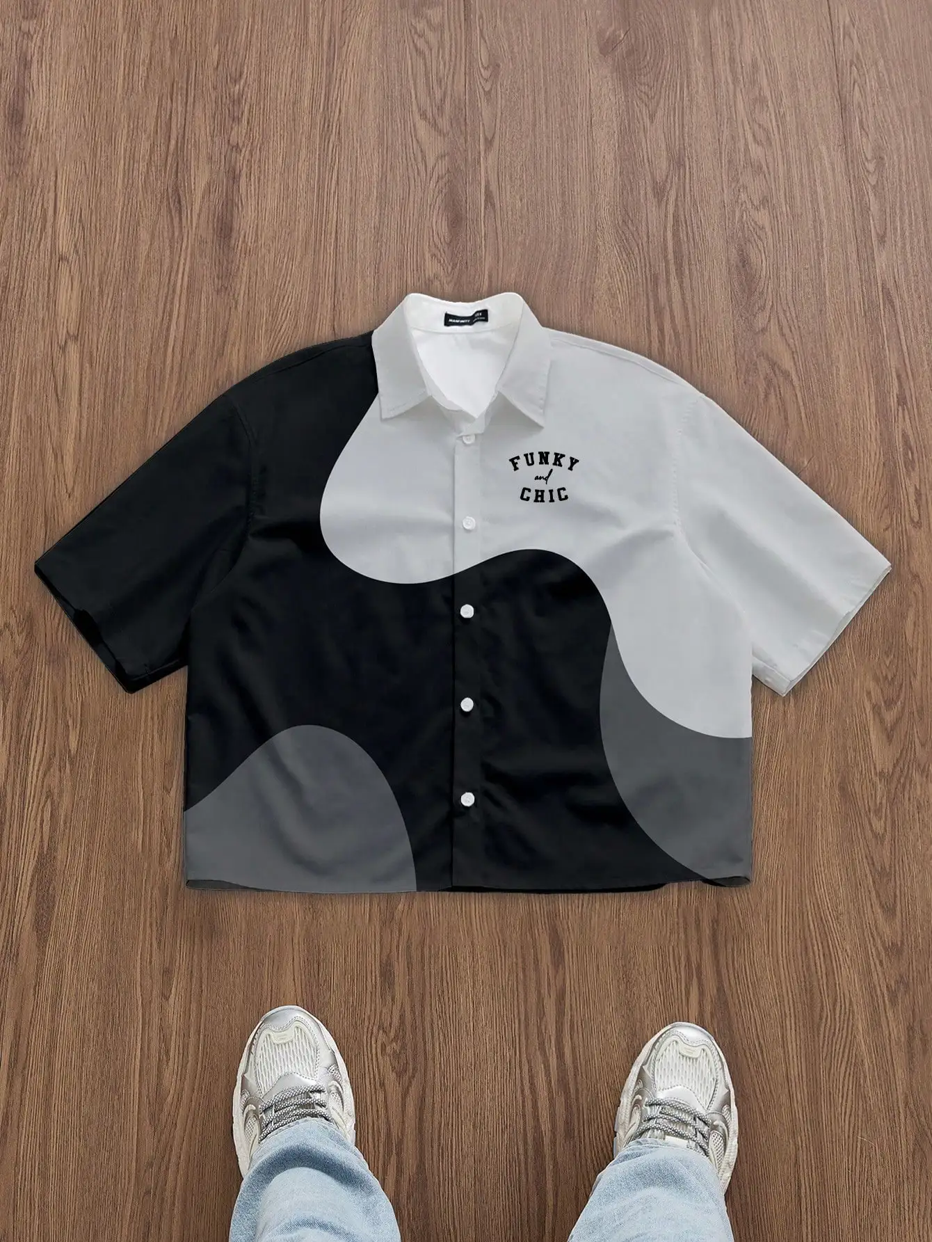 

Men's Cropped Color Block Button-Up Shirt with Abstract Graphic Design