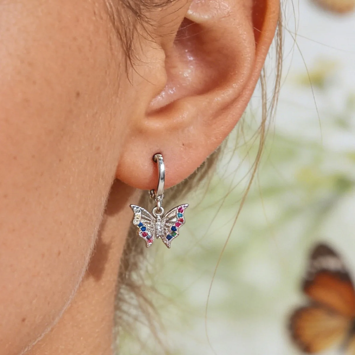Colorful Rhinestone Zircon Butterfly Hoop Earrings For Women Sliver Color Butterfly Earrings Wedding Female Jewelry Unique Gift