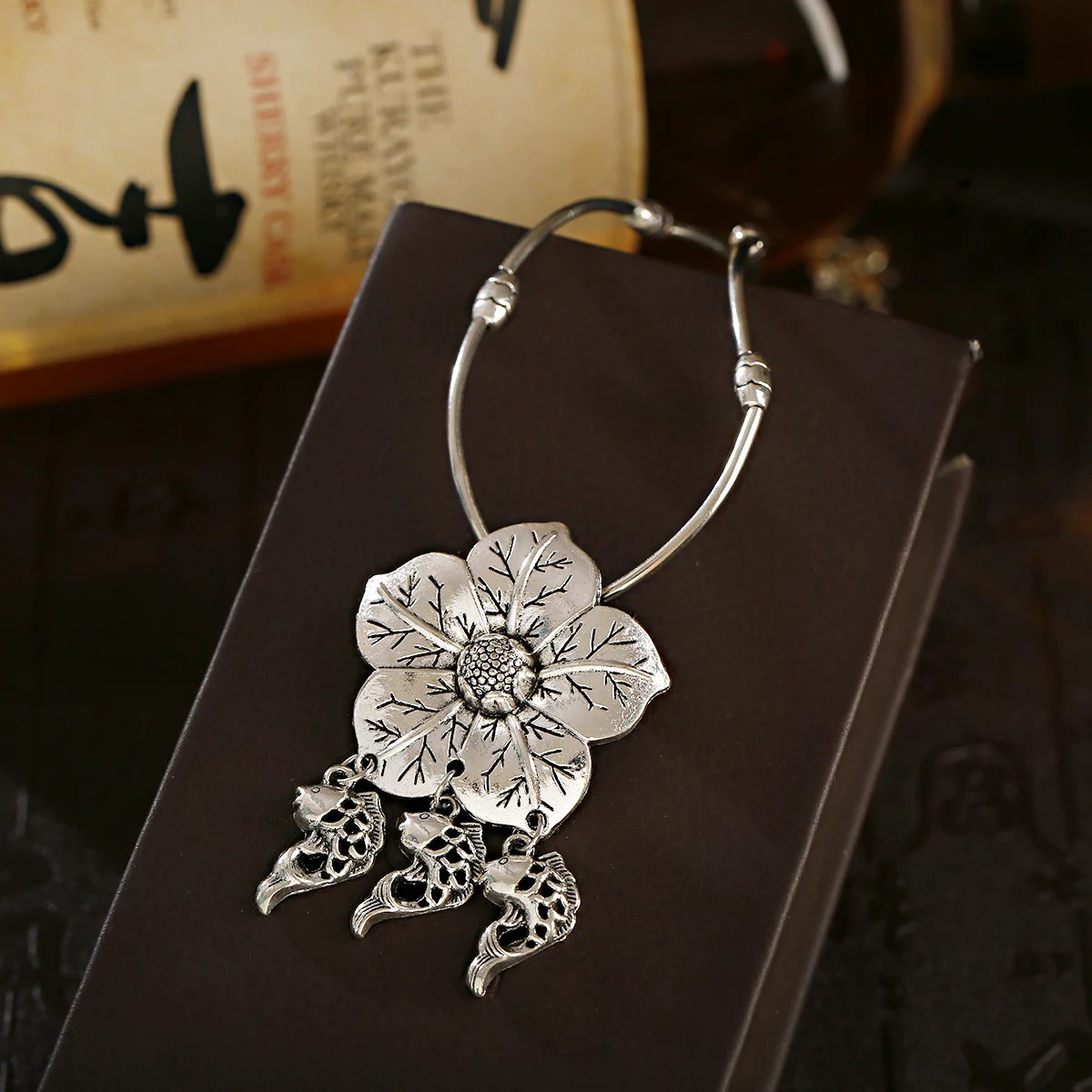 Boho New Ethnic Flower Necklace For Women Silver Color Alloy Big Flower Fish Pendant Long Neckla Wedding Party Jewelry Gifts