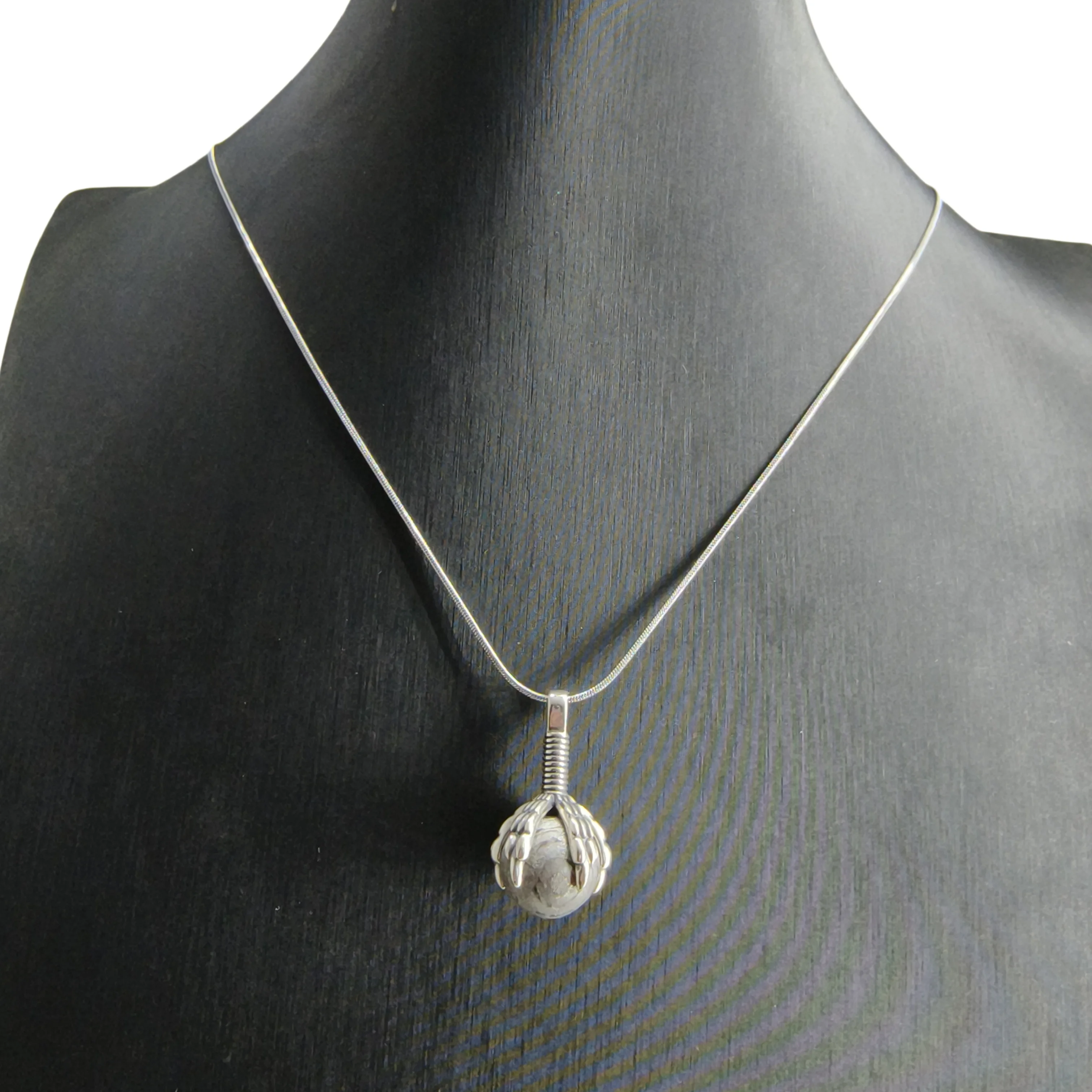 10.3g Muonionalusta meteorite pendant Natural iron meteorite pendant Meteorite slice Collection -LK202