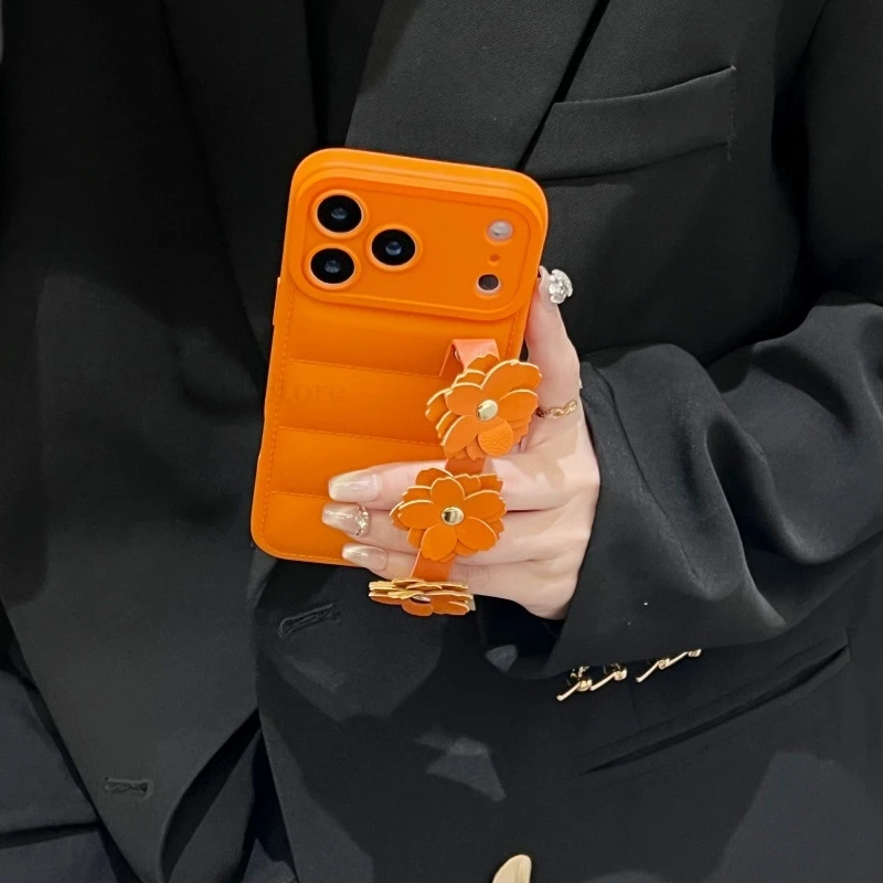 

3D Flower Wristband Soft Silicone Phone Case For iPhone 17 16 Pro Max Candy Color TPU Back Cover For Apple 16e 17 Air 15 Pro Max