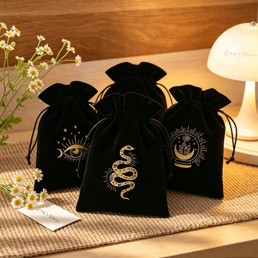 Lot de 5 sacs en velours noir pour cartes de tarot 13x18cm, pochette de rangement pour cartes Oracle, runes, constellations, accessoires de divination sorcière, bijoux et dés