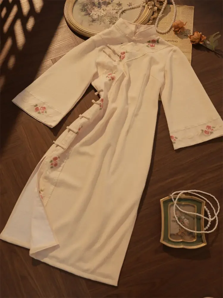 المشمش شيونغسام تشيباو المطرزة كم طويل 2023 الخريف/الشتاء جديد الفتيات تحسين اليومية حفلة الشباب نمط فستان أنيق