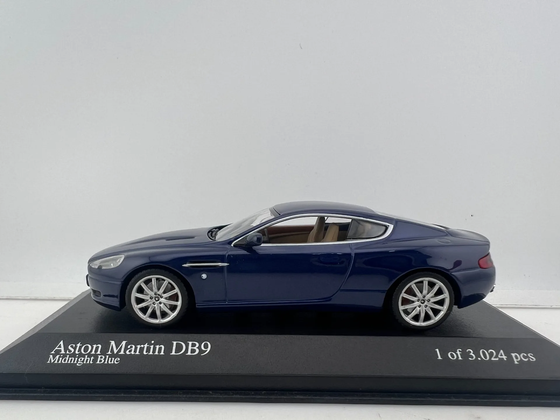 Diecast Mini Cut 1/43 Schaal Aston Martin DB9 Legering Automodel Collectible Toy Gift Souvenir Display Ornament