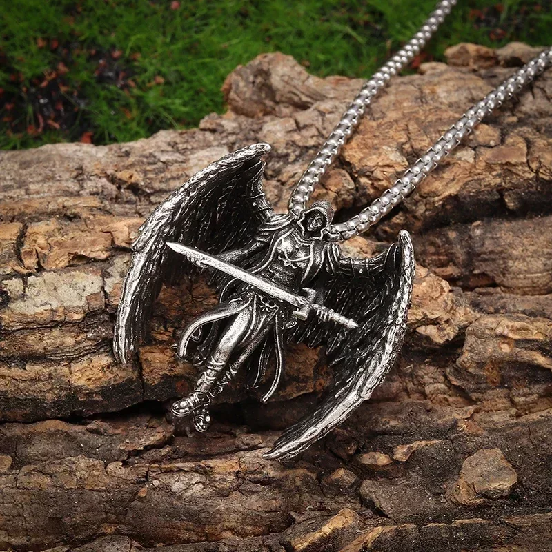 Retro Mythical Sword Archangel Michael Wings Pendant Necklace Men\\\'s Fashion Cool Amulet Jewelry Accessories