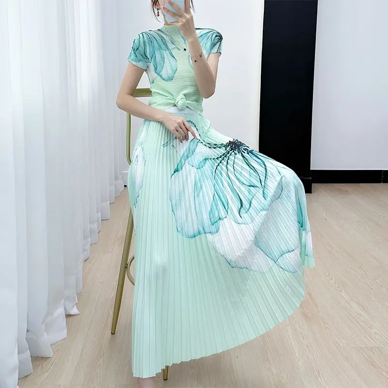 

Age reduction suit women's summer new high-end pleated printed versatile and thin T-shirt pleated skirt