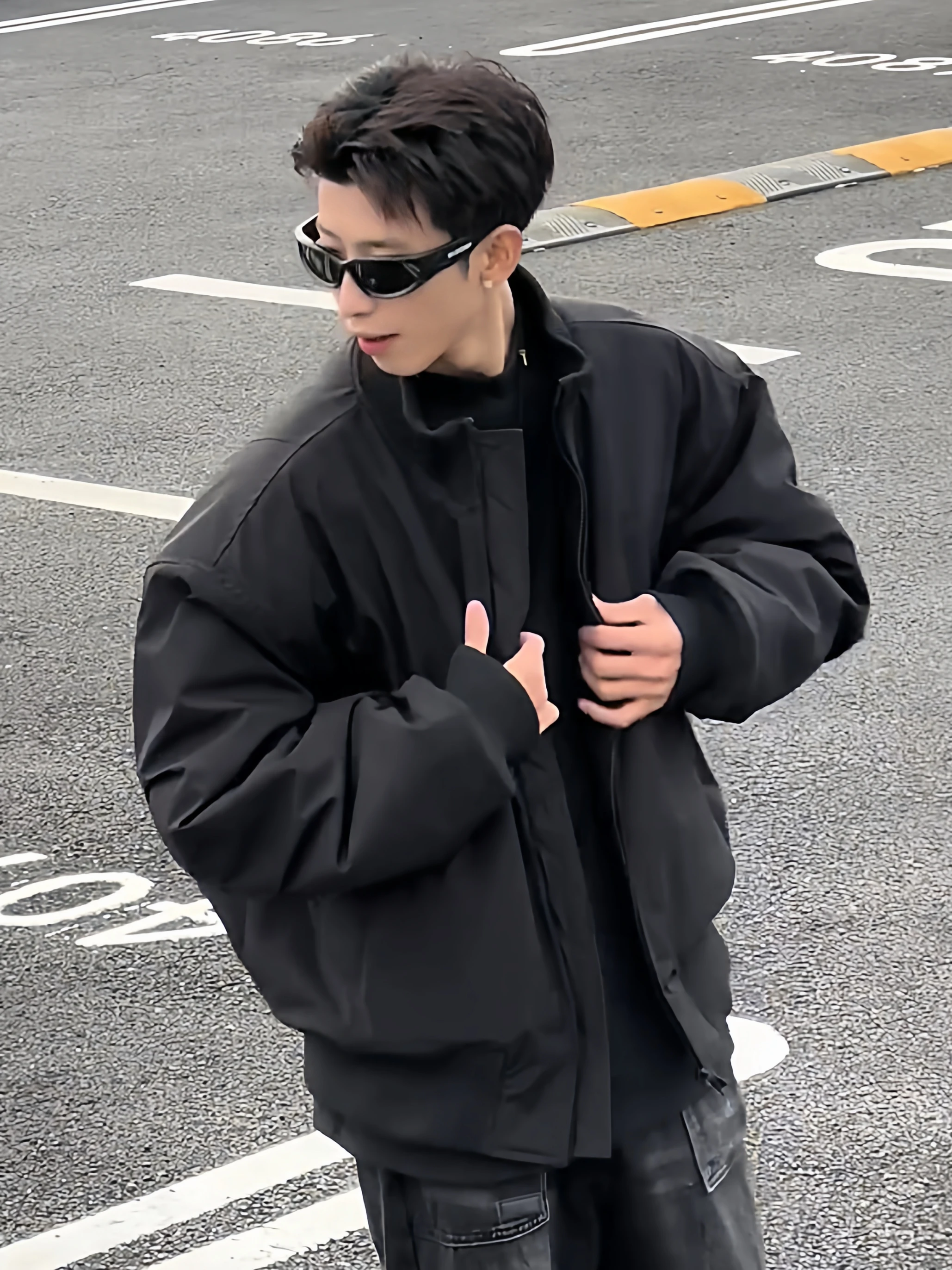 

Новая зимняя мужская повседневная куртка-бомбер из хлопка с воротником-стойкой, утепленная, из полиэфирного волокна, с длинными рукавами, водонепроницаемая