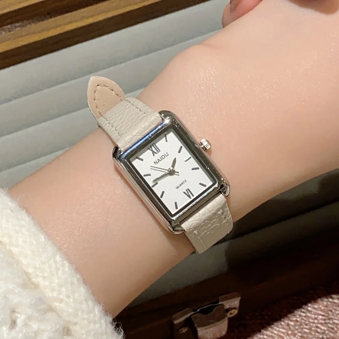 นาฬิกาควอตซ์หน้าปัดสี่เหลี่ยมสายหนังสำหรับผู้หญิง นาฬิกาข้อมือลำลองสำหรับผู้หญิง นาฬิกาข้อมือสุภาพสตรี relojes para damas นาฬิกาข้อมือสำหรับสาวๆ ของขวัญ