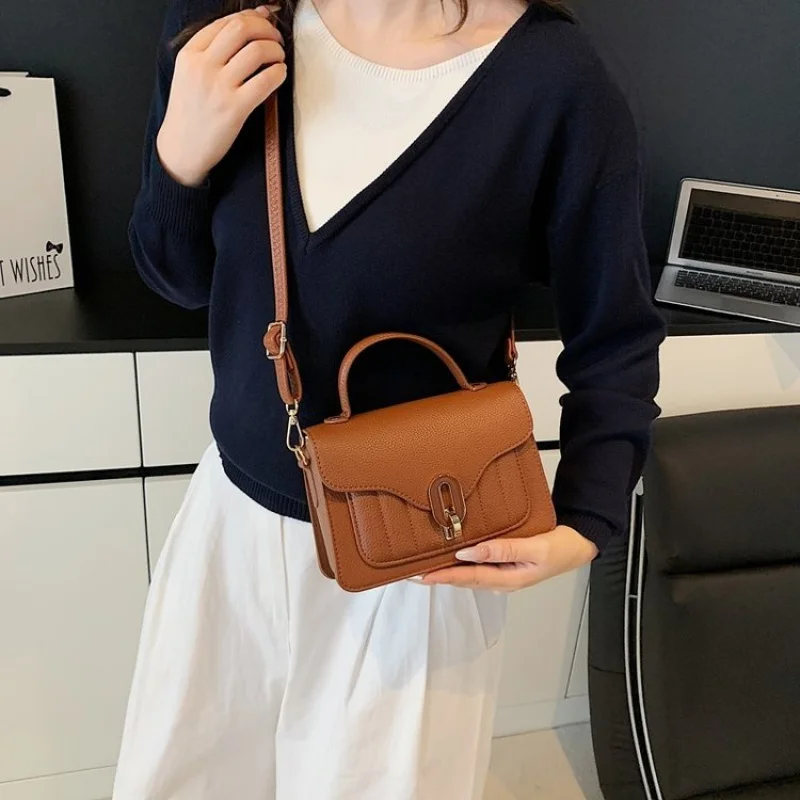 

Luxury Brand Fashionable Leather Women's Handbag Elegant Classic Paris Chic Hardware Trendy Daily Bag​