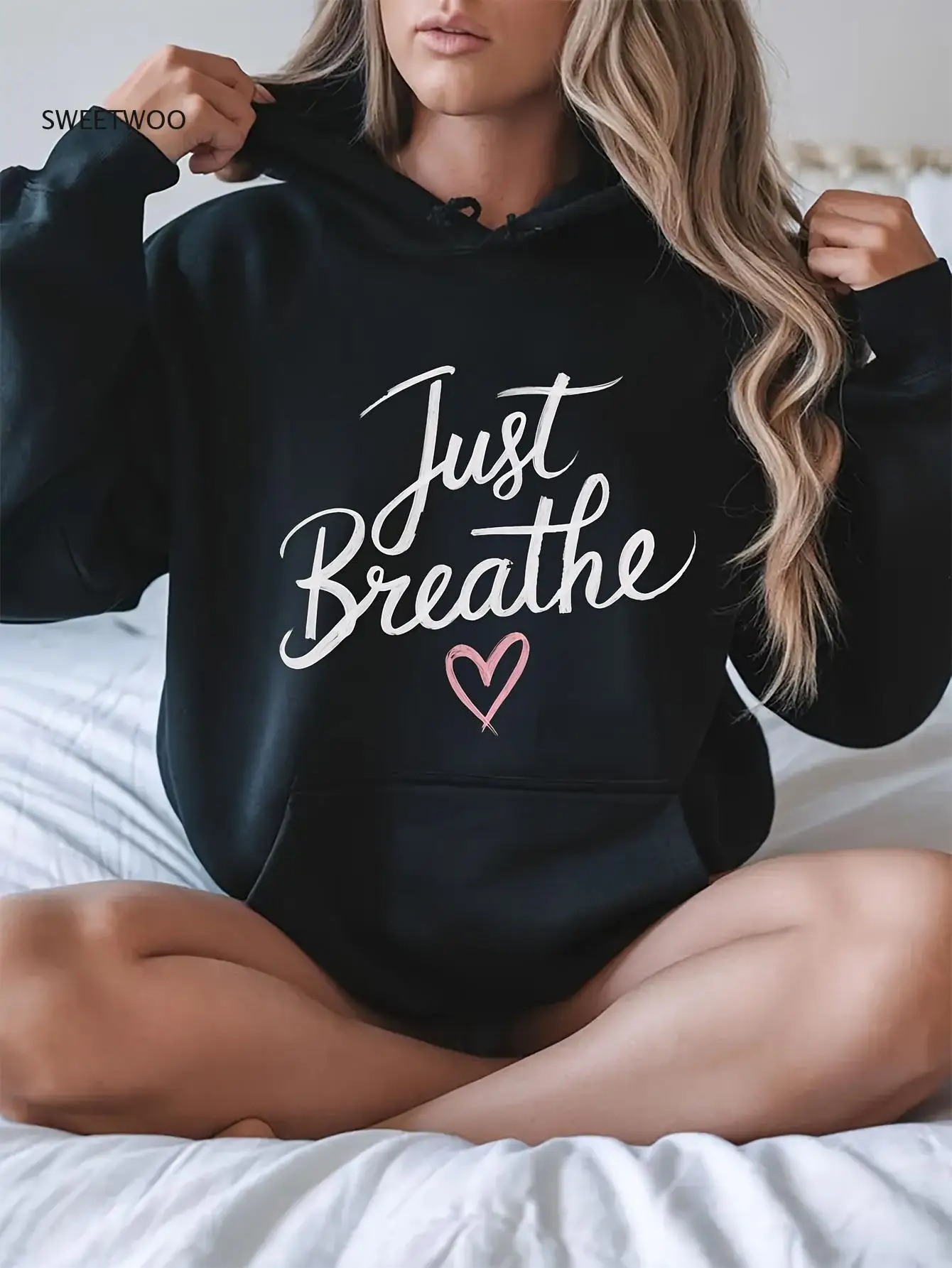 

Женская черная толстовка большого размера с сердечком «Просто дышать» — уютный осенне-зимний пуловер, повседневный свитер свободного кроя с капюшоном