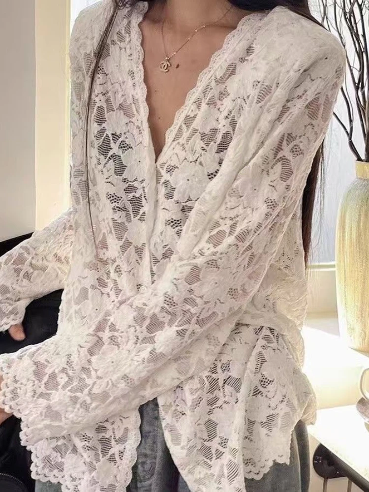 Deeptown Blus Renda Berongga Elegan Blus Lengan Panjang Manis Seksi Wanita Atasan Mujer Kemeja Hitam Musim Panas Fashion Tembus Pandang