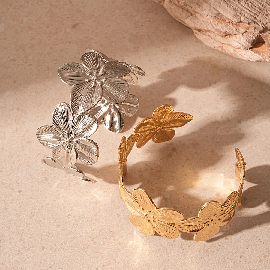 نابضة بالحياة فراشة جوفاء المعادن افتتاح أساور للنساء الراقية سميكة زهرة نمط الكفة الأساور شيك الفولاذ المقاوم للصدأ Armlet F