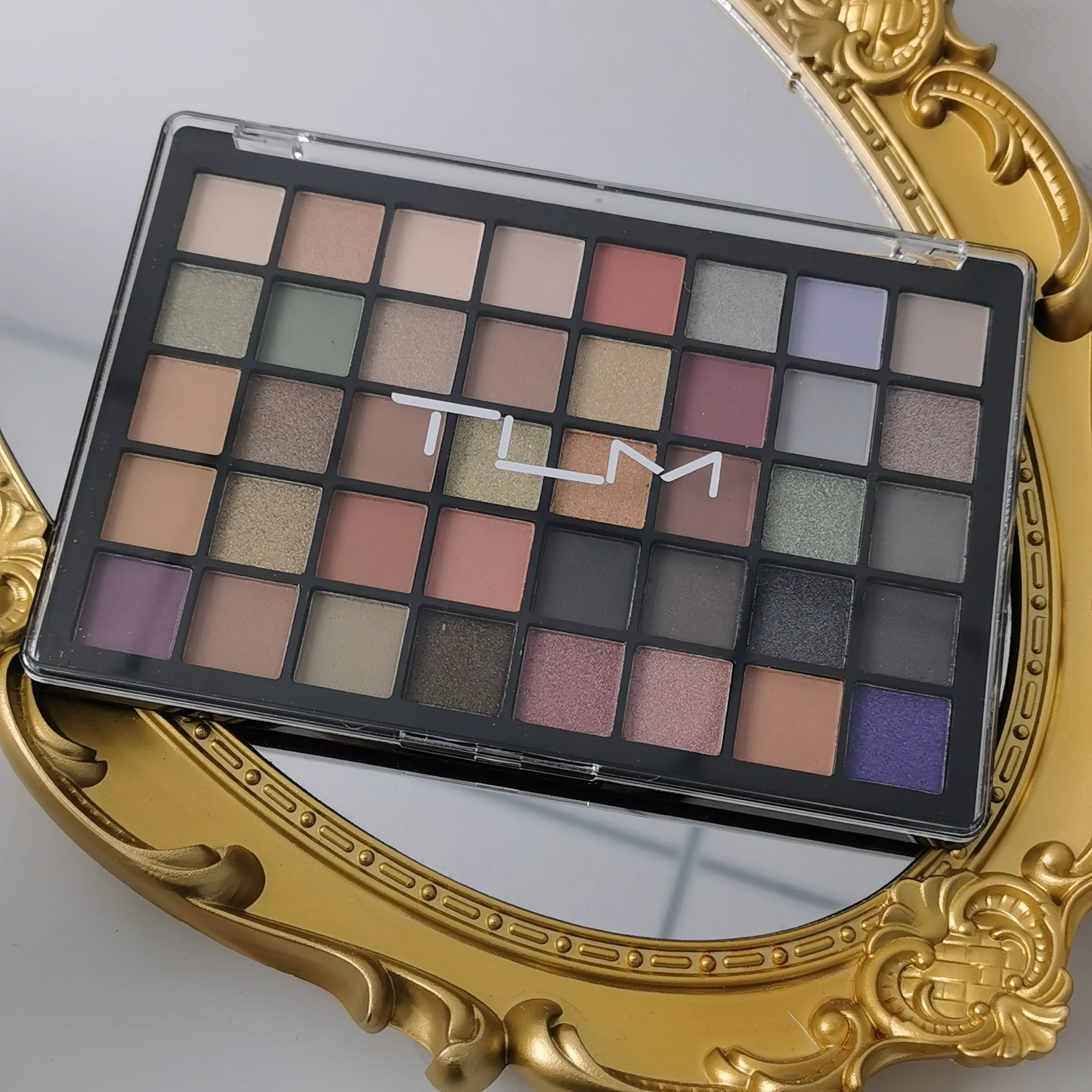 40 Colors Eye Makeup Nude Eye Shadow Palette Glitter Matte Pigmented Powder Pressed Eyeshadow Cosmetic