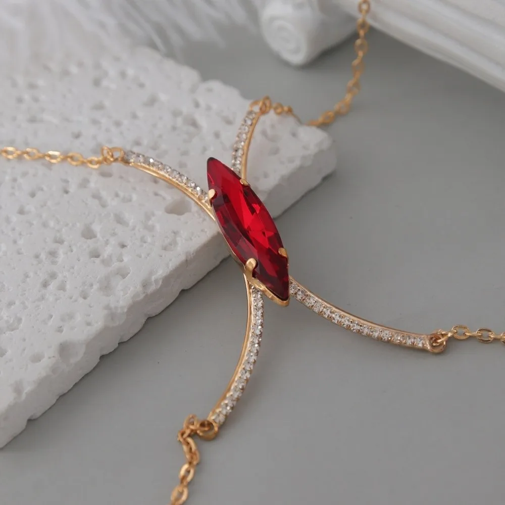 Punk Demon Eye Chest Support Body Chain Rhinestone Jewelry Bra Chest Chain Red Crystal Breast Chain Low-cut Dress