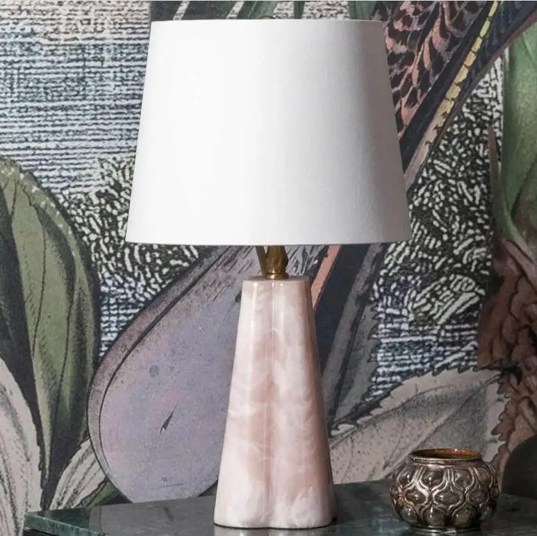 

New York Downtown Park Imported Dorothy Refreshing Pink Fragrant Small and Simple Decorative Table Lamp