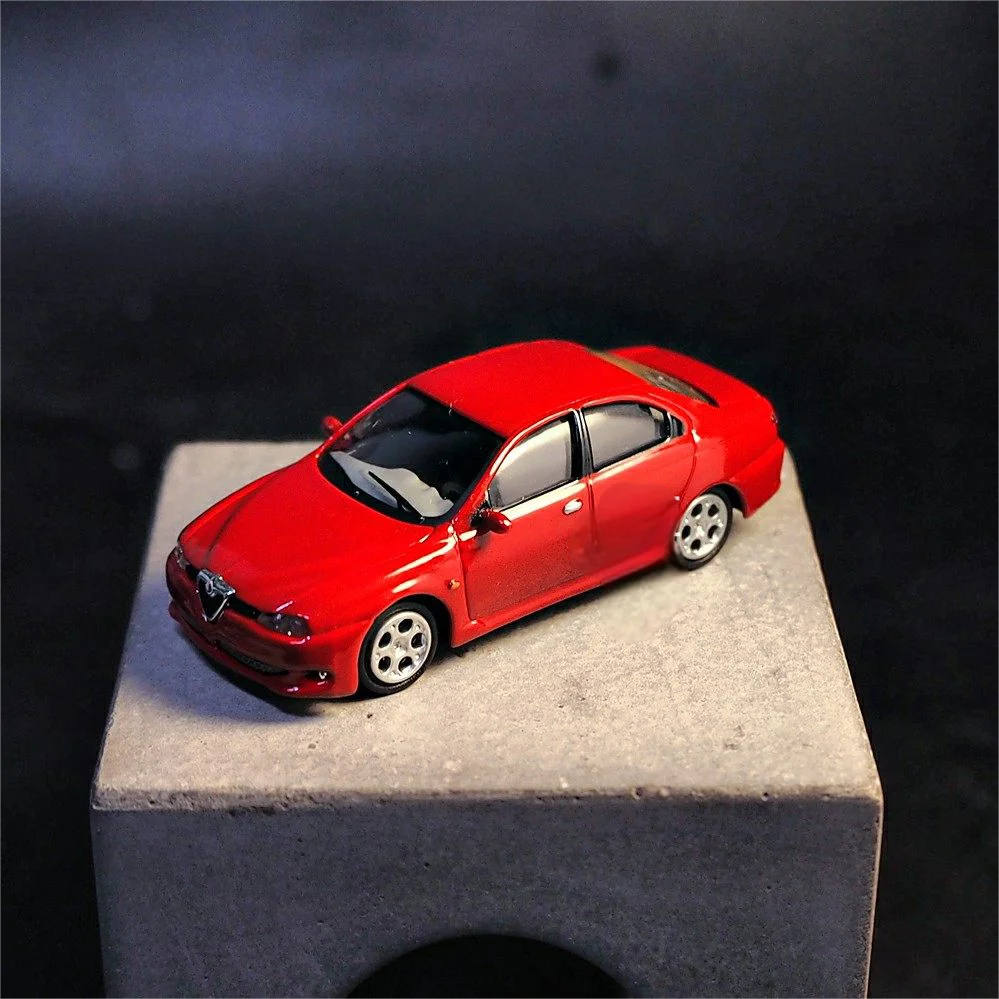 

1:87 масштаб, литая под давлением модель автомобиля Alfa 156 GTA, классический стиль, высокая имитация автомобиля, игрушки для коллекции украшений, подарки для мальчиков