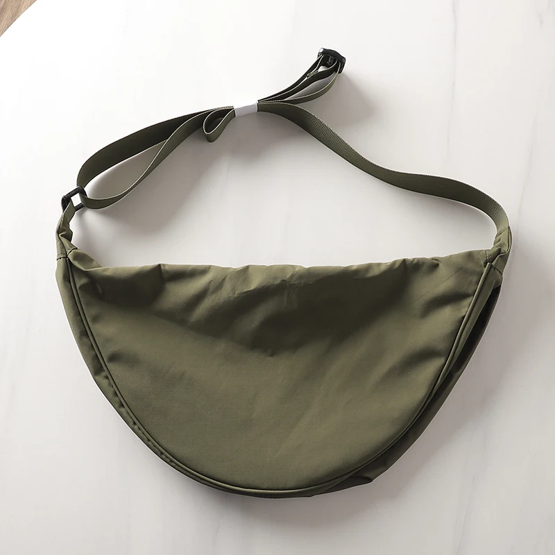 

DongjiU Japanese Sle Dumpling ape Crossbody Bag Spring Summer Couples Casual Waterproof Wear Resistant Single oulder Bag