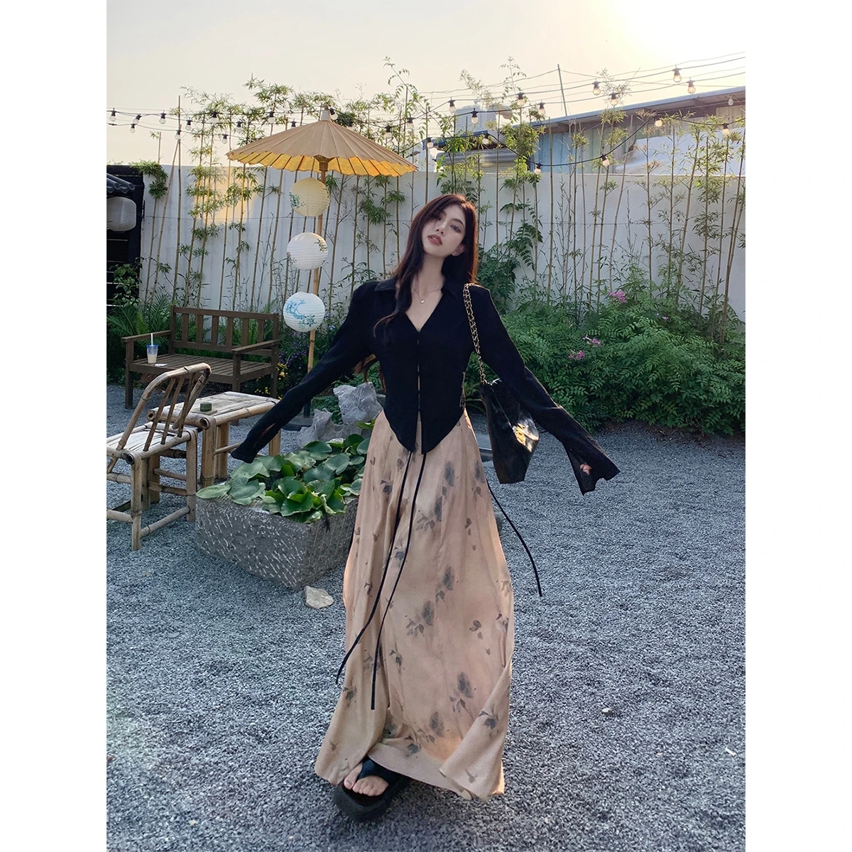 

Новый китайский комплект из двух предметов: свободные длинные брюки и юбка, в холодных тонах, премиум-класса, летняя коллекция.