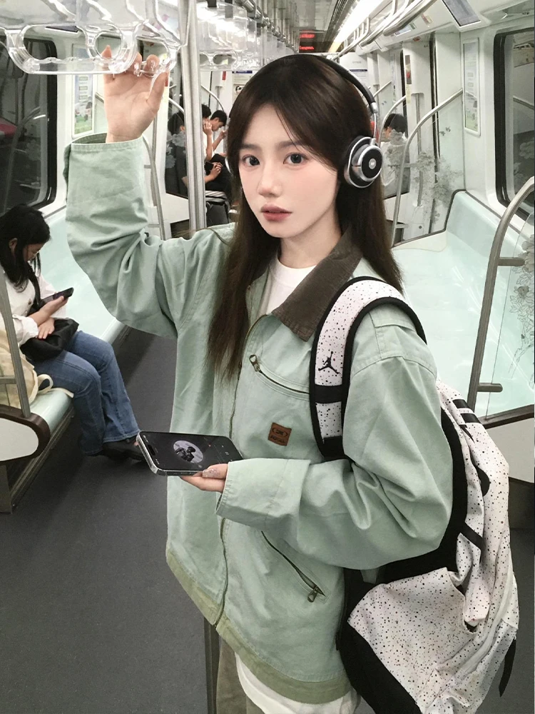 

Бейсбольные куртки из нейлона для женщин: весенние, в стиле Y2K, ветрозащитные, дышащие, минималистичные, с объемными оборками, контрастными вставками, короткими рукавами и элегантными нашивками.