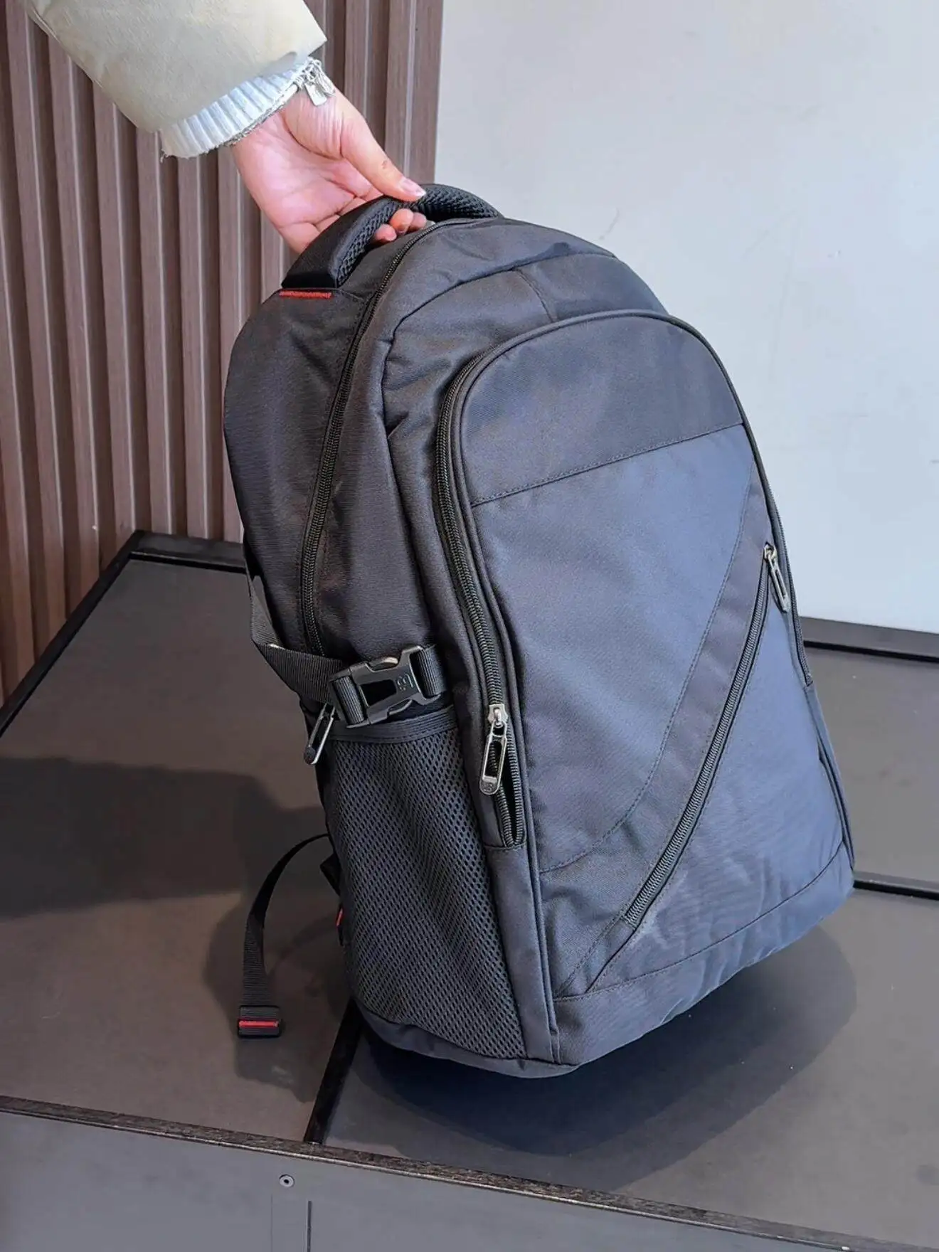 

Large Capacity Outdoor Travel Laptop Backpack Casual Unisex Hiking Bag Student Bookbag Leisure Mountain Climbing Bag