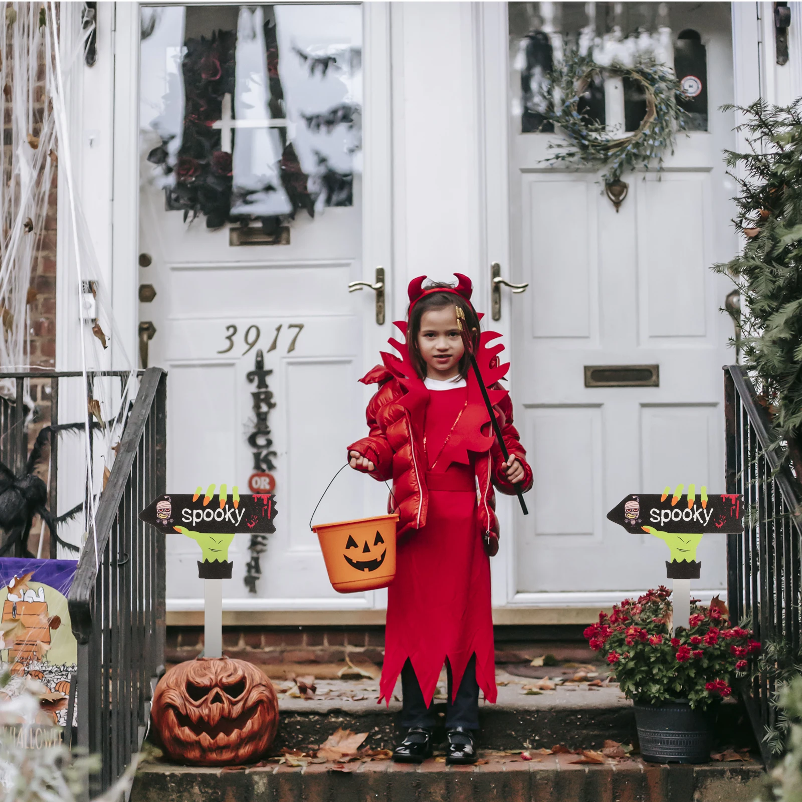 

Halloween Yard Decoration Wooden Sign Stakes Outdoor Halloween Props Easy to Use and Store Party Decoration Outdoor Sign