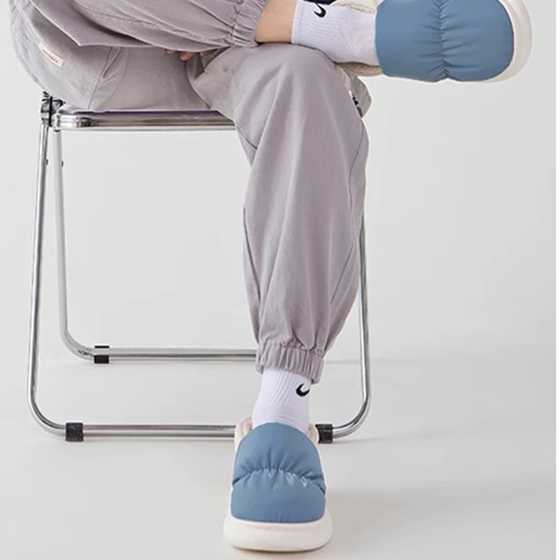 شباشب قطنية رجالية للخريف والشتاء مع كعب حقيبة وأحذية قطنية صوفية دافئة ومقاومة للماء وكبيرة الحجم