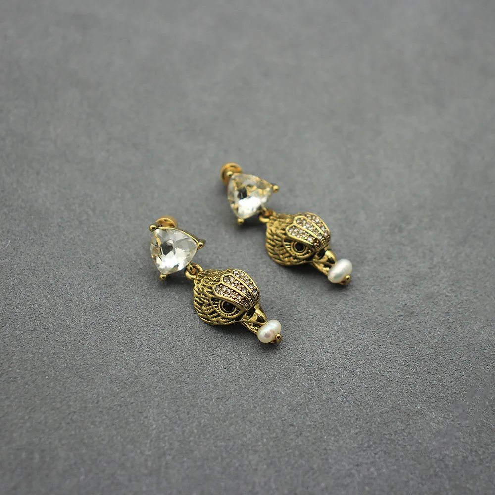 

European and American Fashion Trends Versatile Retro Eagle Head Earrings Freshwater Pearl White Crystal Pendant