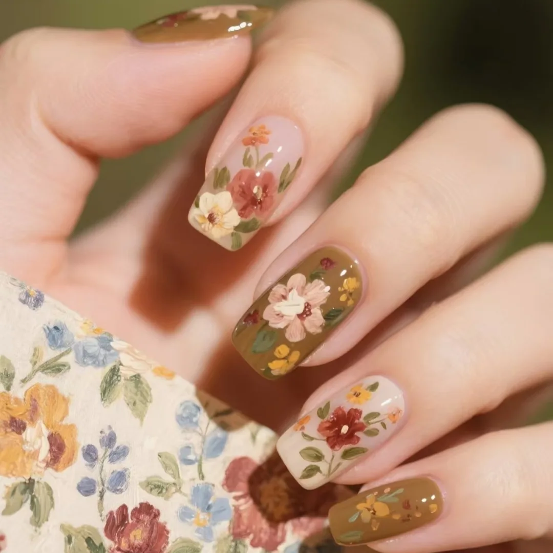 10Pcs Fake Nail Pastoral Floral Oil Painting Design Romantic and Fresh Chinese Floral Style Perfect Gift for Women and Friends